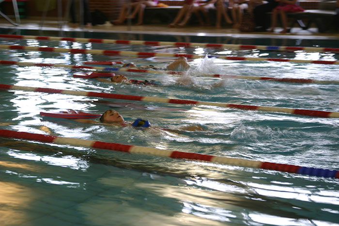 Emeli Ellekilde Krause på bare 7 år svømmede sit første "stævne".