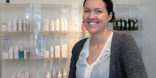 Bibel Tobel Smedemand vender tilbage til Salon Sanne. Foto Søren Gülck