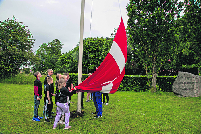Genforeningens Sten i Kværs fik torsdag den 11. juni nytflag _1
