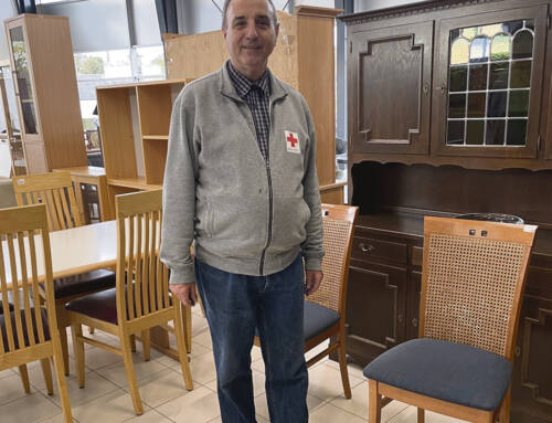 Røde Kors afhenter møbler, tøj og glas