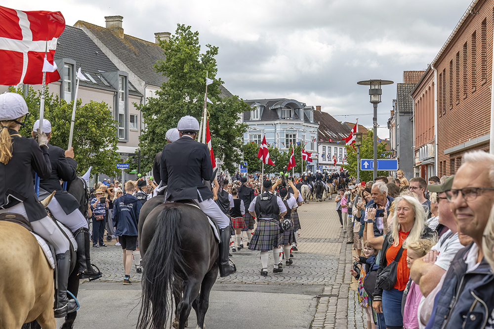 Flot Ringrideroptog Gennem Gråstens Gader - Gråsten Avis