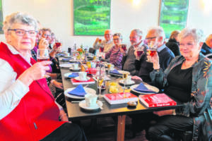 Der var hyggelig julestemning ved julefrokosten.Foto Søren Gülck