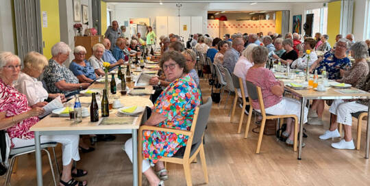 120 mennesker deltog i sommerafslutningen på Valdemarshus. Foto Helle Hockerup