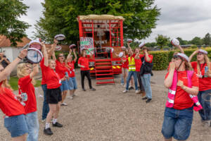 Studenterne blev budt indenfor i præstegården i Rinkenæs, hvor Helene Ingerslev blev student. Foto Søren Gülck