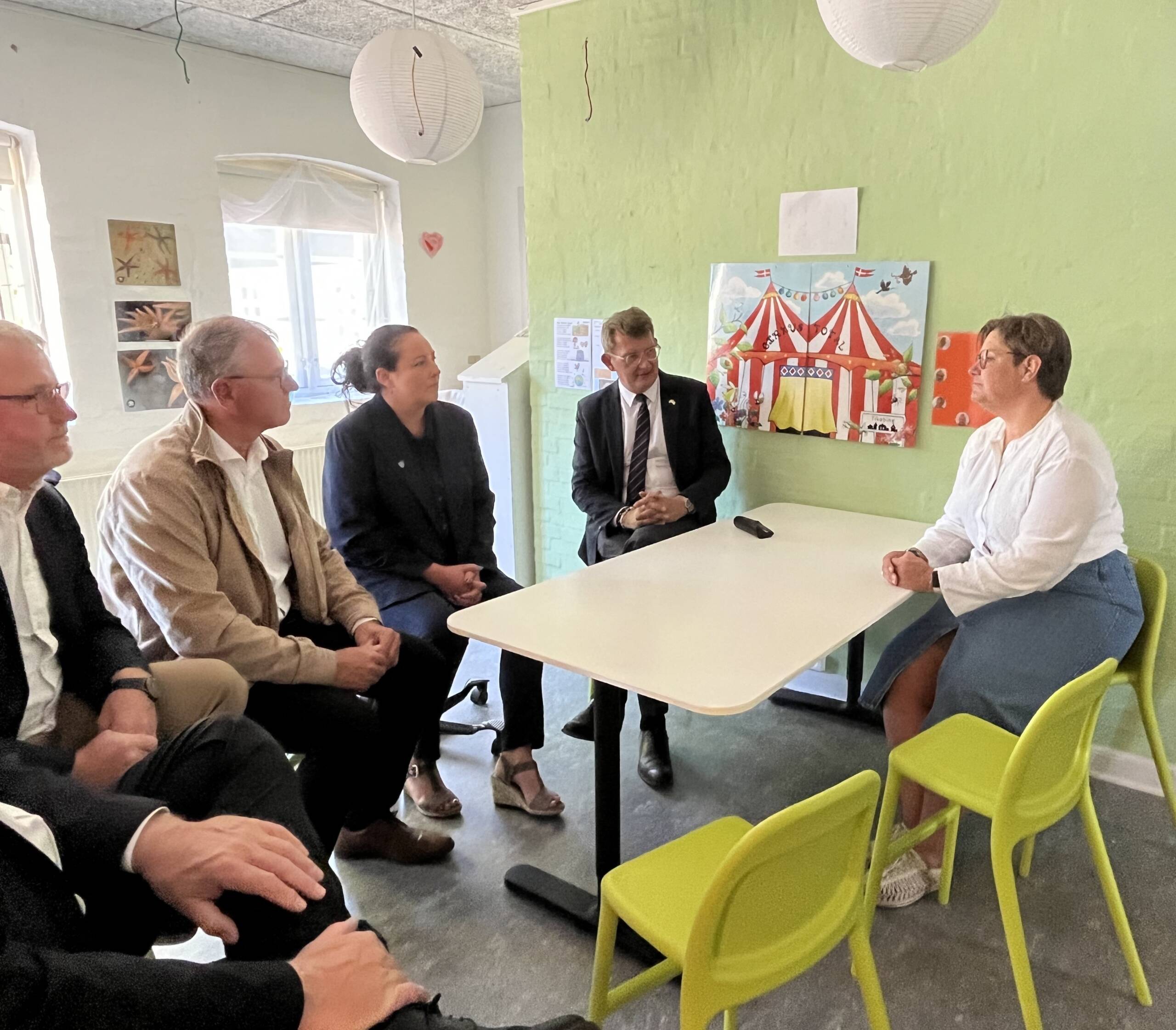 Billede 3 Venstres formand Troels Lund Poulsen besøger børnehaven Evigglad 08.09.2025.jp g