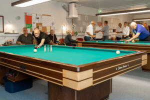 Der var spænding og præcision, da Gråsten Billardklub afviklede Æbleturnering. Foto Søren Gülck