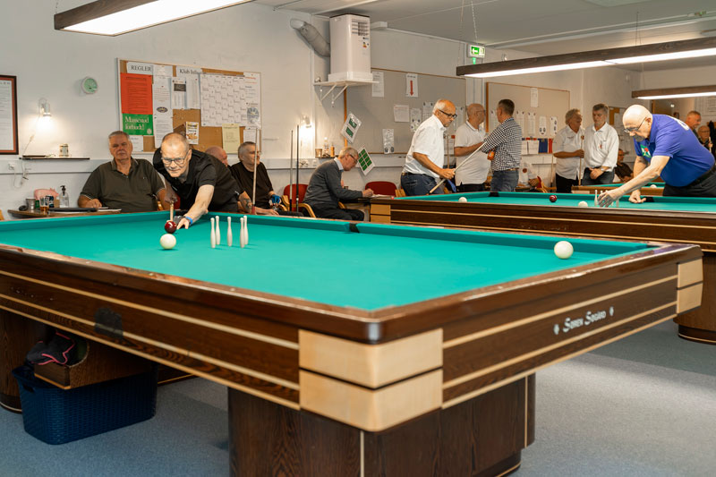 Der var spænding og præcision, da Gråsten Billardklub afviklede Æbleturnering. Foto Søren Gülck
