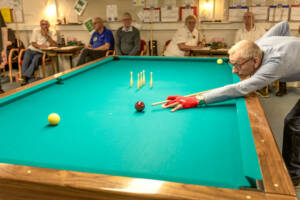 Der var spænding og præcision, da Gråsten Billardklub afviklede Æbleturnering. Foto Søren Gülck