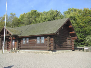 Blokhus i Rebild Bakker. Foto Walther Jacobsen