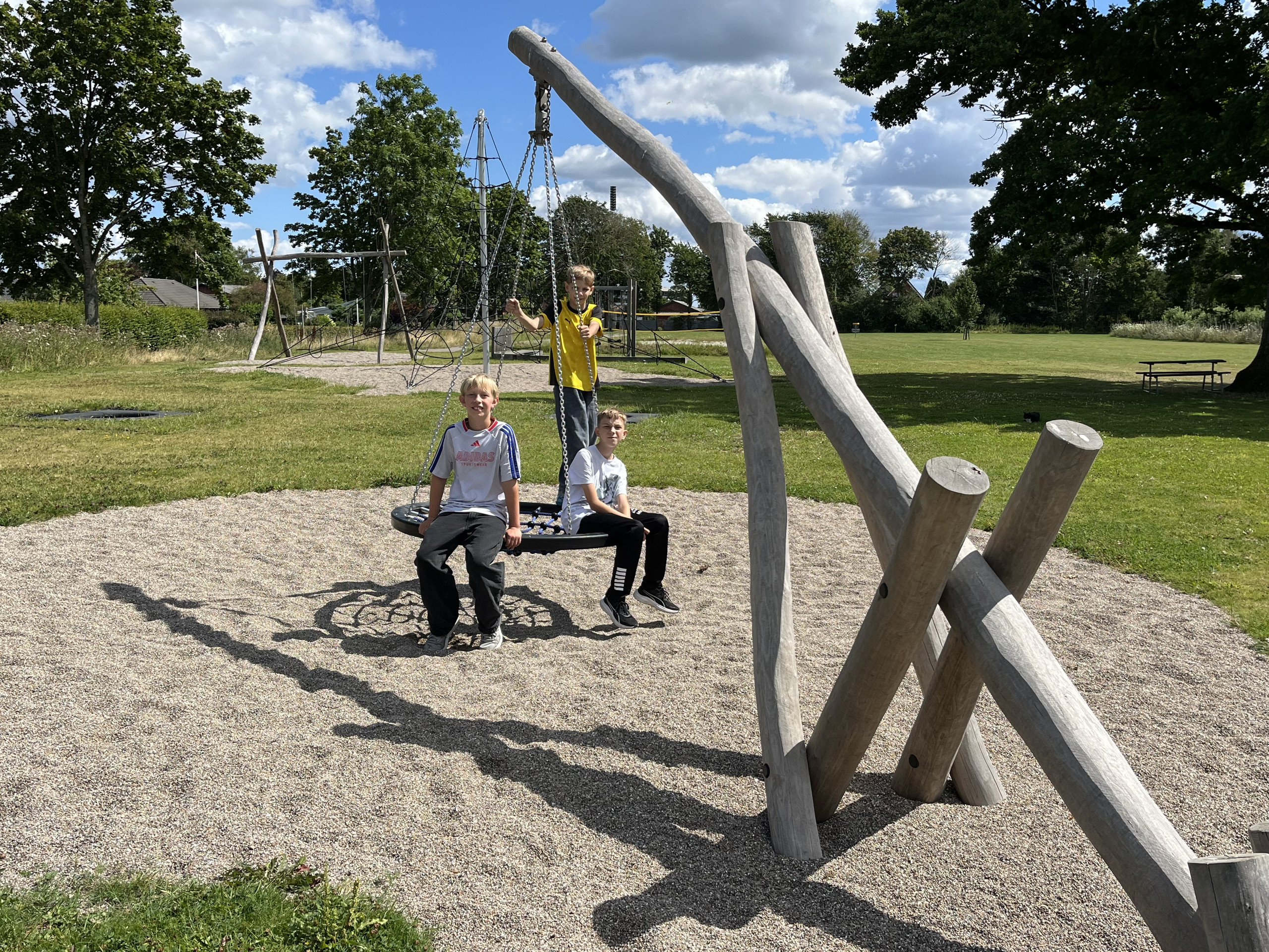 Børnene nyder legeområdet i Frøslev-Padborg Fritidspark Skonnerten Fulton gæstede Gråsten