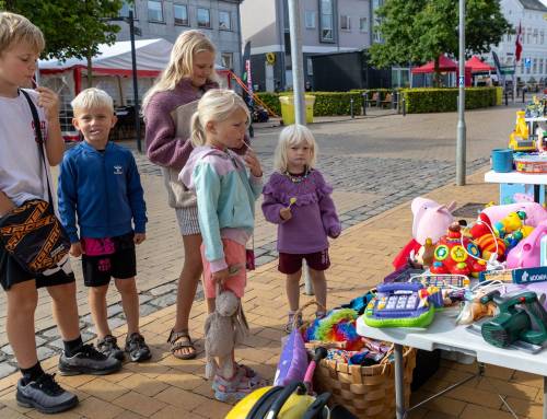 Børn solgte deres legesager