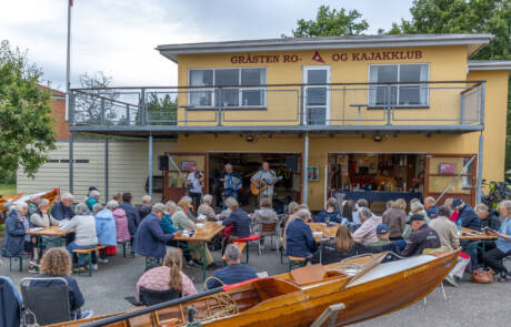 Fællessang og fællesskab ved vandet Fællessang ved Gråsten Ro- og Kajakklub