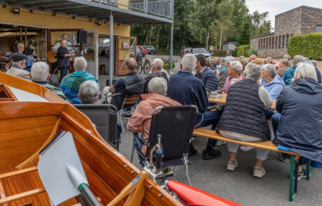 Fællessang og fællesskab ved vandet Fællessang ved Gråsten Ro- og Kajakklub