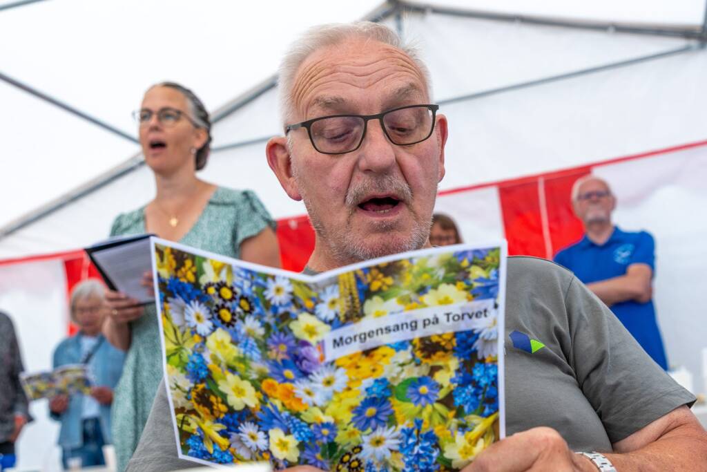 Morgensang samlede mange på Torvet