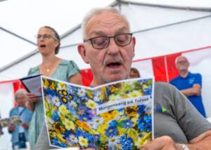 Morgensang samlede mange på Torvet