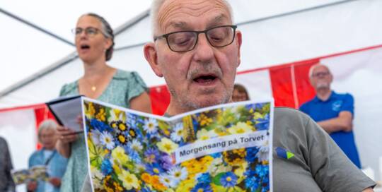 Morgensang samlede mange på Torvet