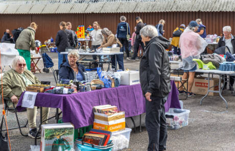 Loppemarked i Egernsund trods regnbyger (4)