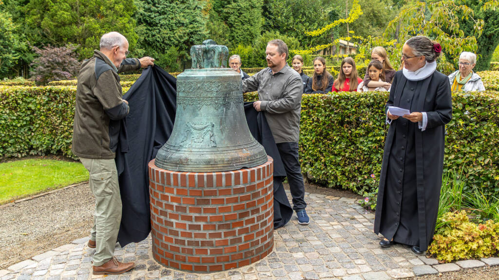 Historisk slotsklokke får nyt liv