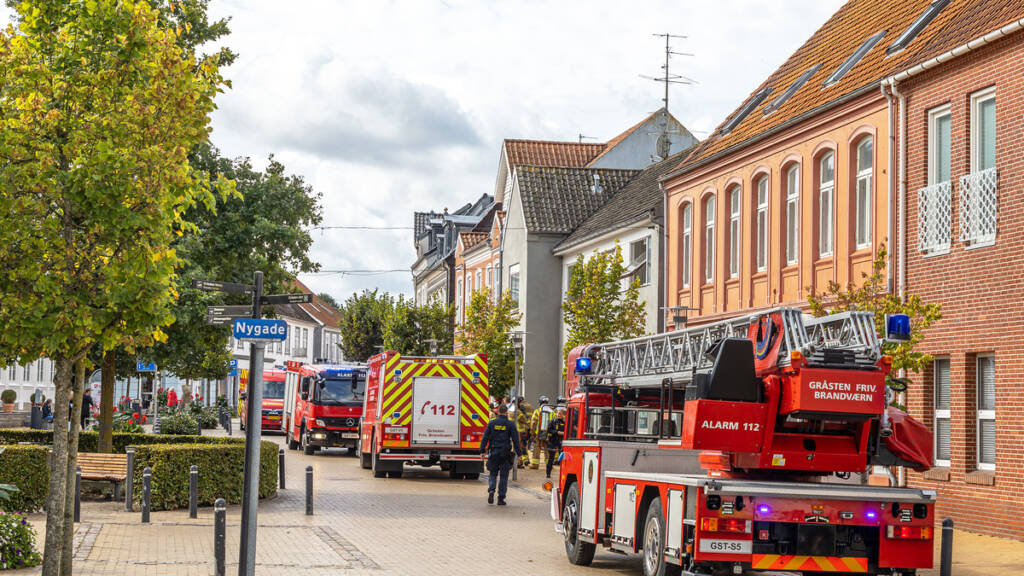 Lejlighed sodskadet efter brand på Torvet