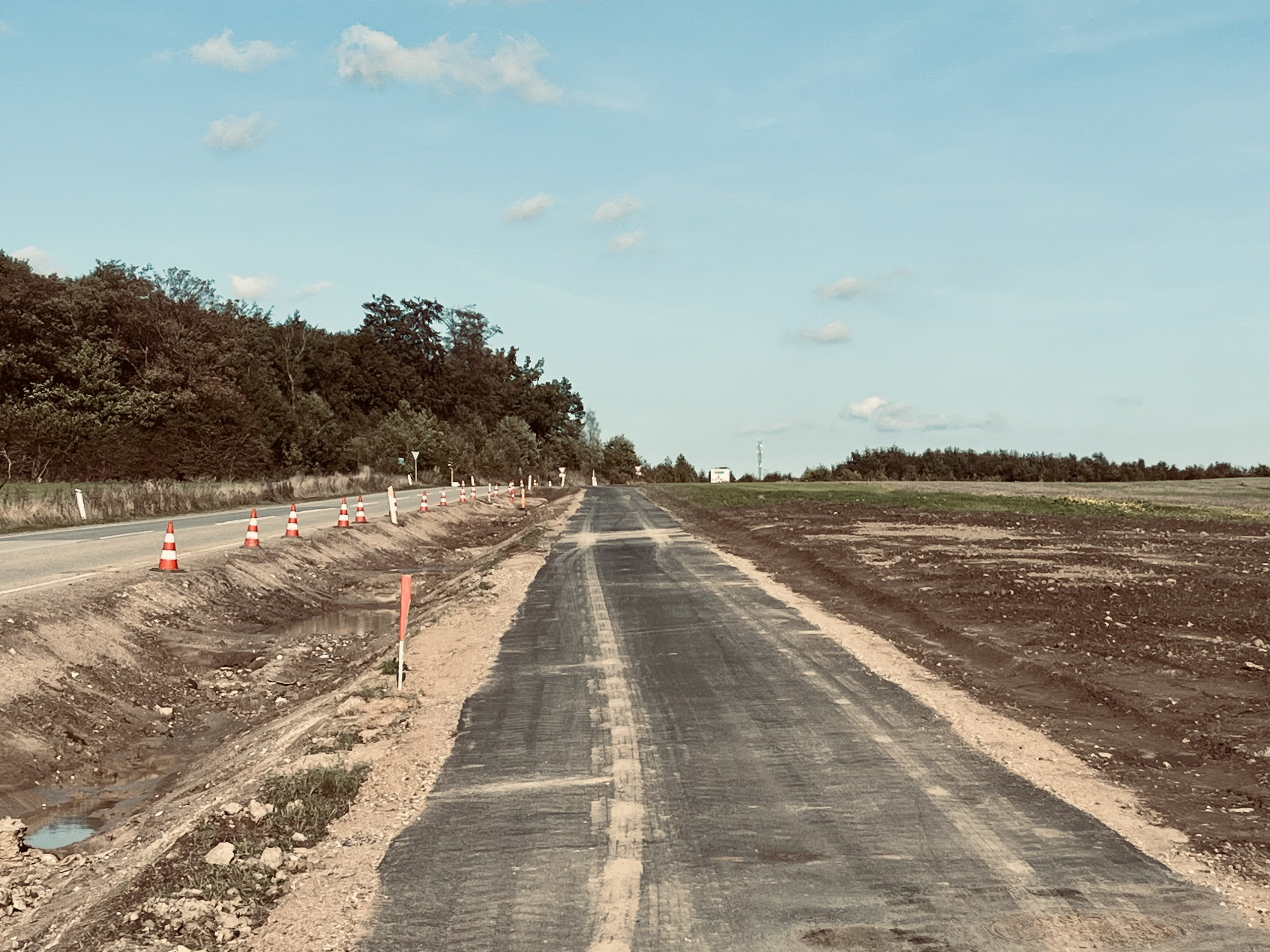 Motorvejsramper ved Avnbøl lukket frem til jul (2) Grusbelagt tracé til den nye cykelsti gennem bart landskab ved Avnbøl