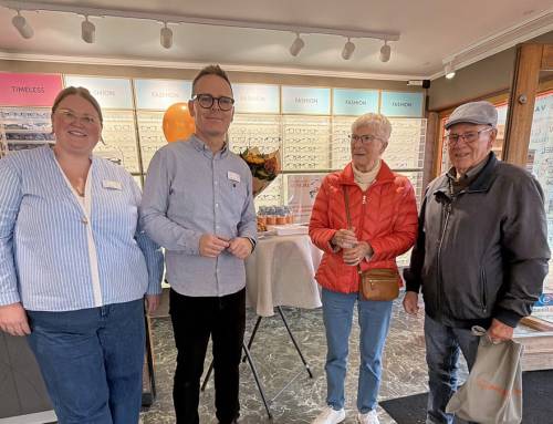 Orange balloner og romkugler ved genåbning af Profil Optik