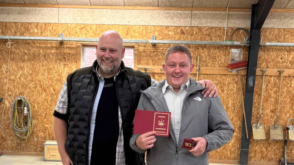 Henrik Pørksen Schmidt og Nicklas Jessen med bronzemedaljen fra svendeprøven